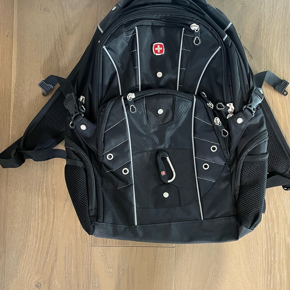 SwissGear Black laptop back pack- fits 15.6-17”